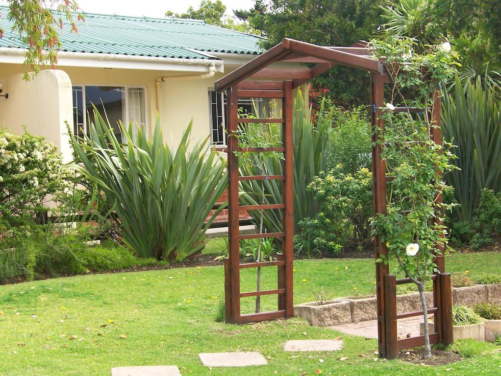 Pine Lodge Resort George Luaran gambar