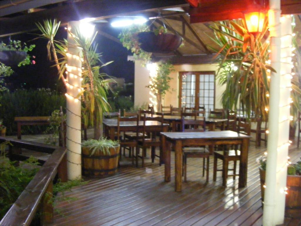 Pine Lodge Resort George Luaran gambar