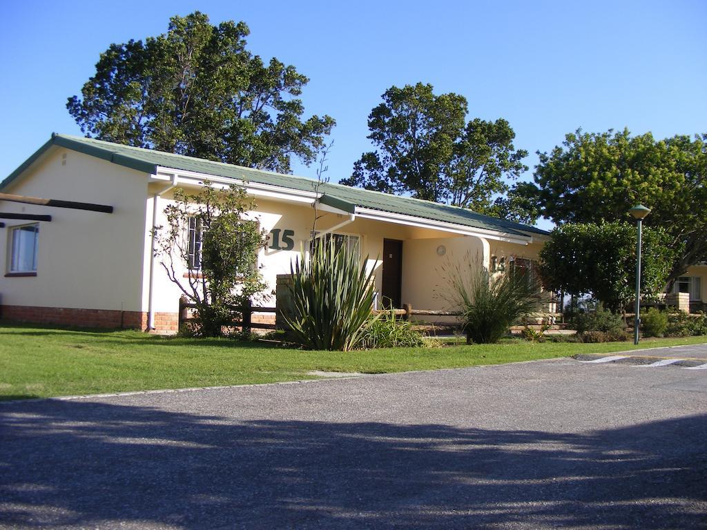 Pine Lodge Resort George Luaran gambar