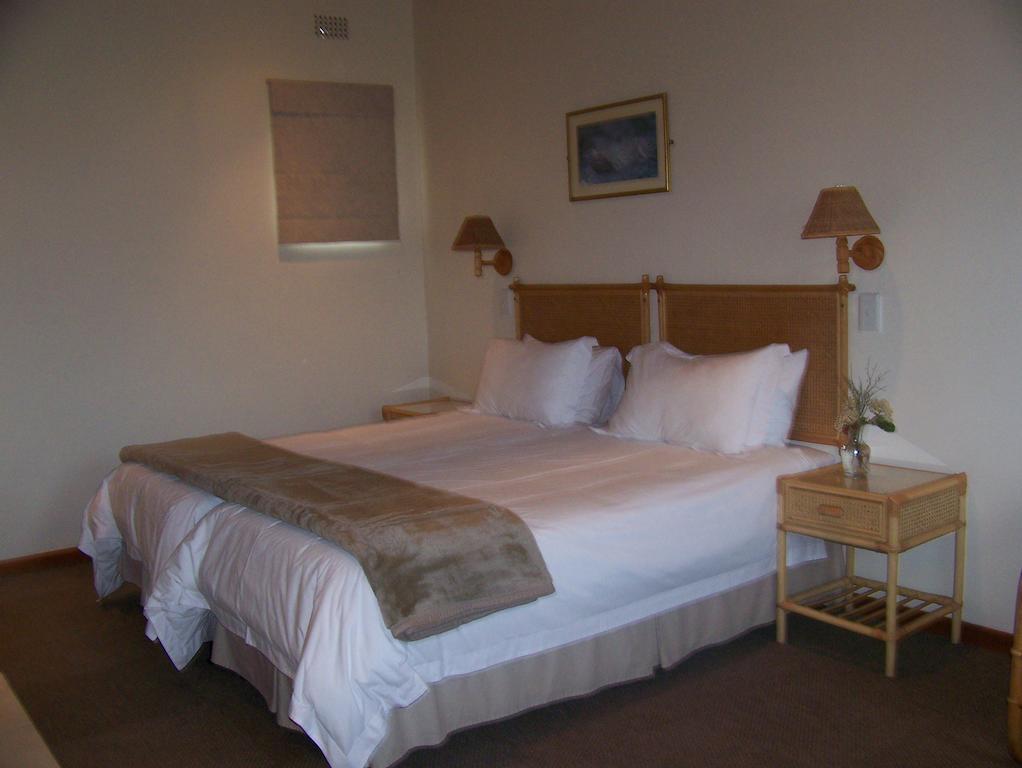 Pine Lodge Resort George Bilik gambar